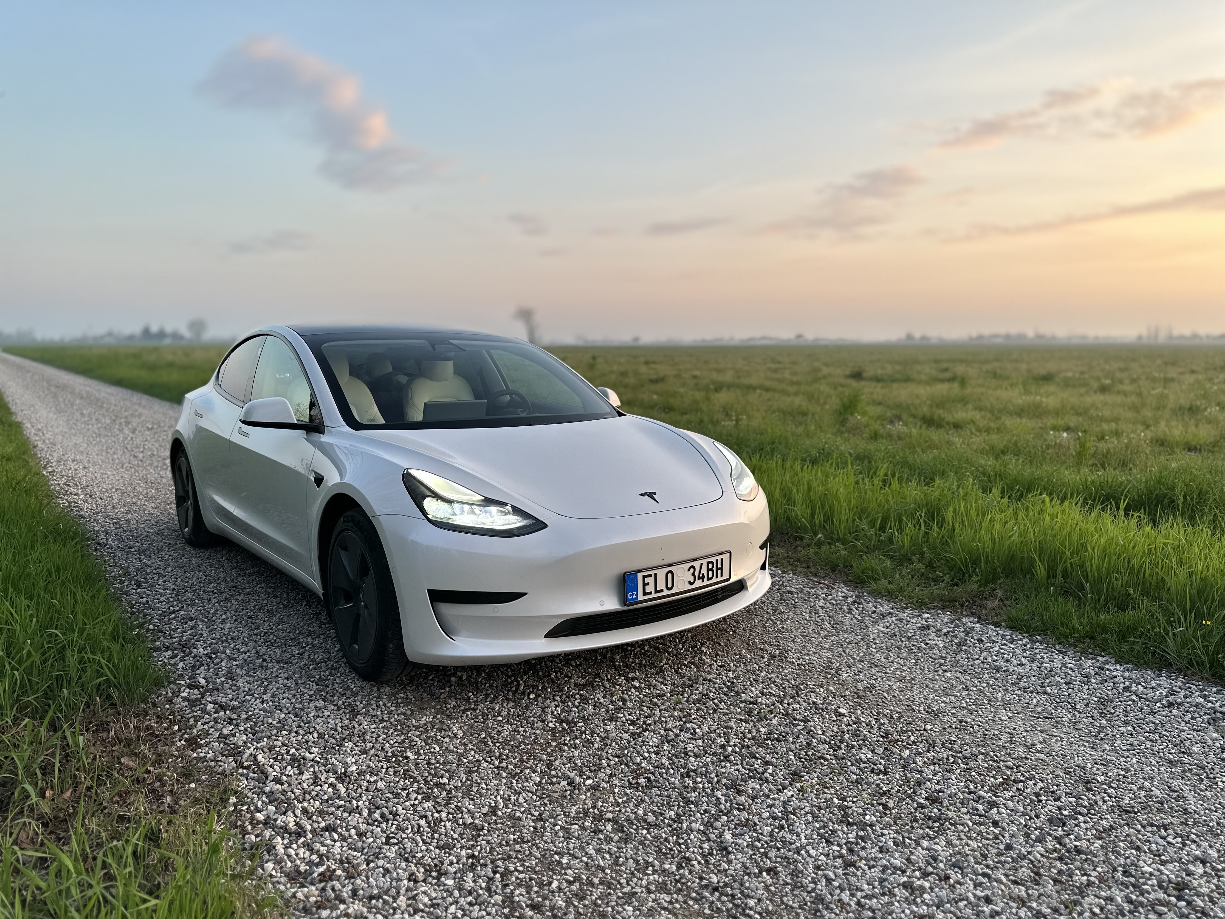 Tesla Model 3 Standard Range Plus – foto 1